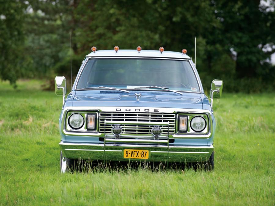  Dodge D150 Adventurer SE 1977 года  (фото 14 из 16)